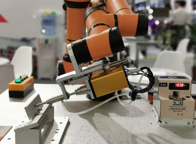 遨博轻型协作机器人 智能化研发引领工业新篇章